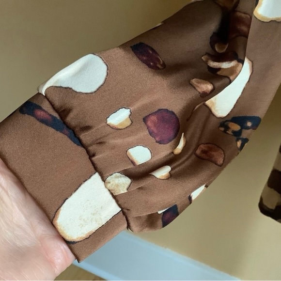 NWT JOSEPH RIBKOFF Satin Animal Print Belted Top Size 10 - Picture 8 of 13